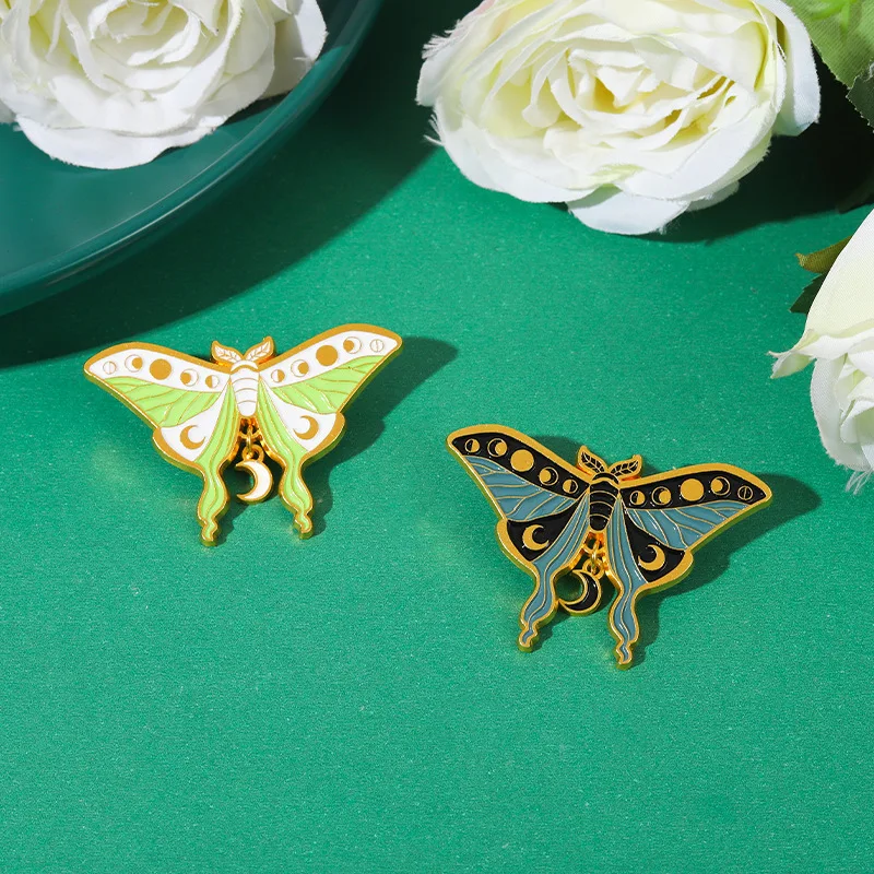 

MIX DESIGNS Sun Moon Molding Butterflies Enamel Label Pins Metal Badges For Bags Women Brooch Pin WHOLESALE