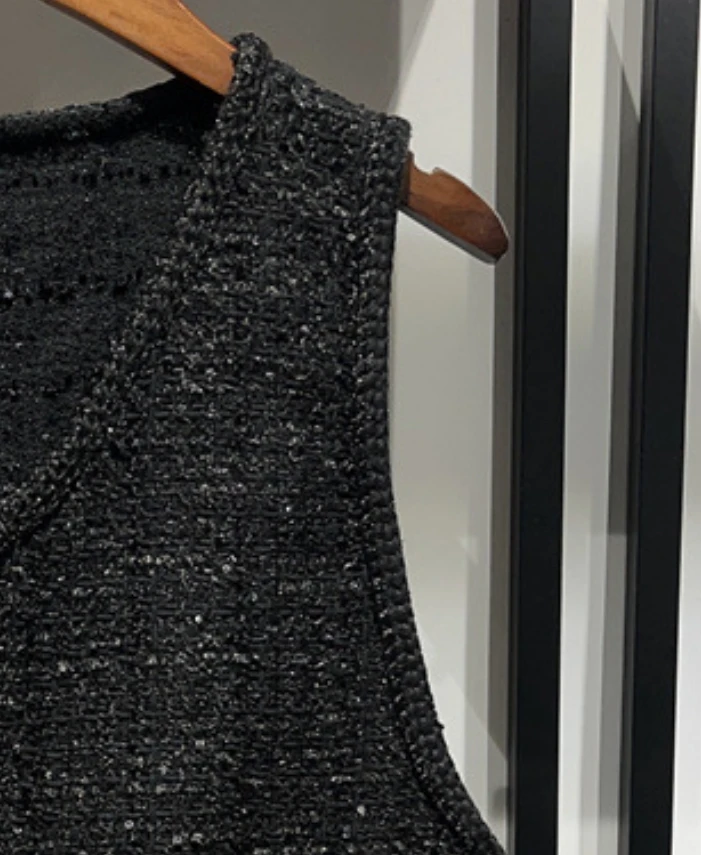 

2023 Early Spring V-neck Sequined Tweed Vest /Culottes Women