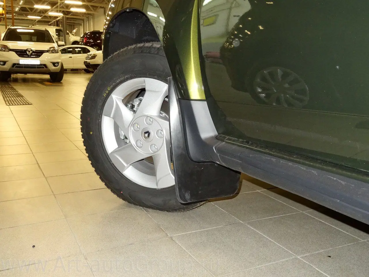 Передние увеличенные брызговики Renault Duster/Рено Дастер (2010-2021) Дастер-гард |