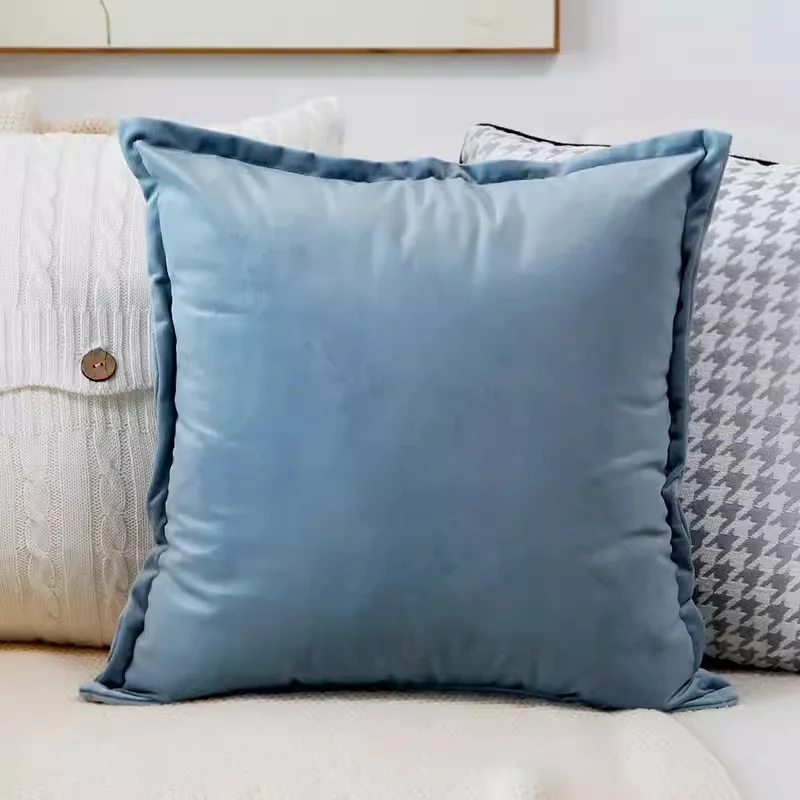 

Декоративные наволочки кремово-синие с мультяшной вышивкой