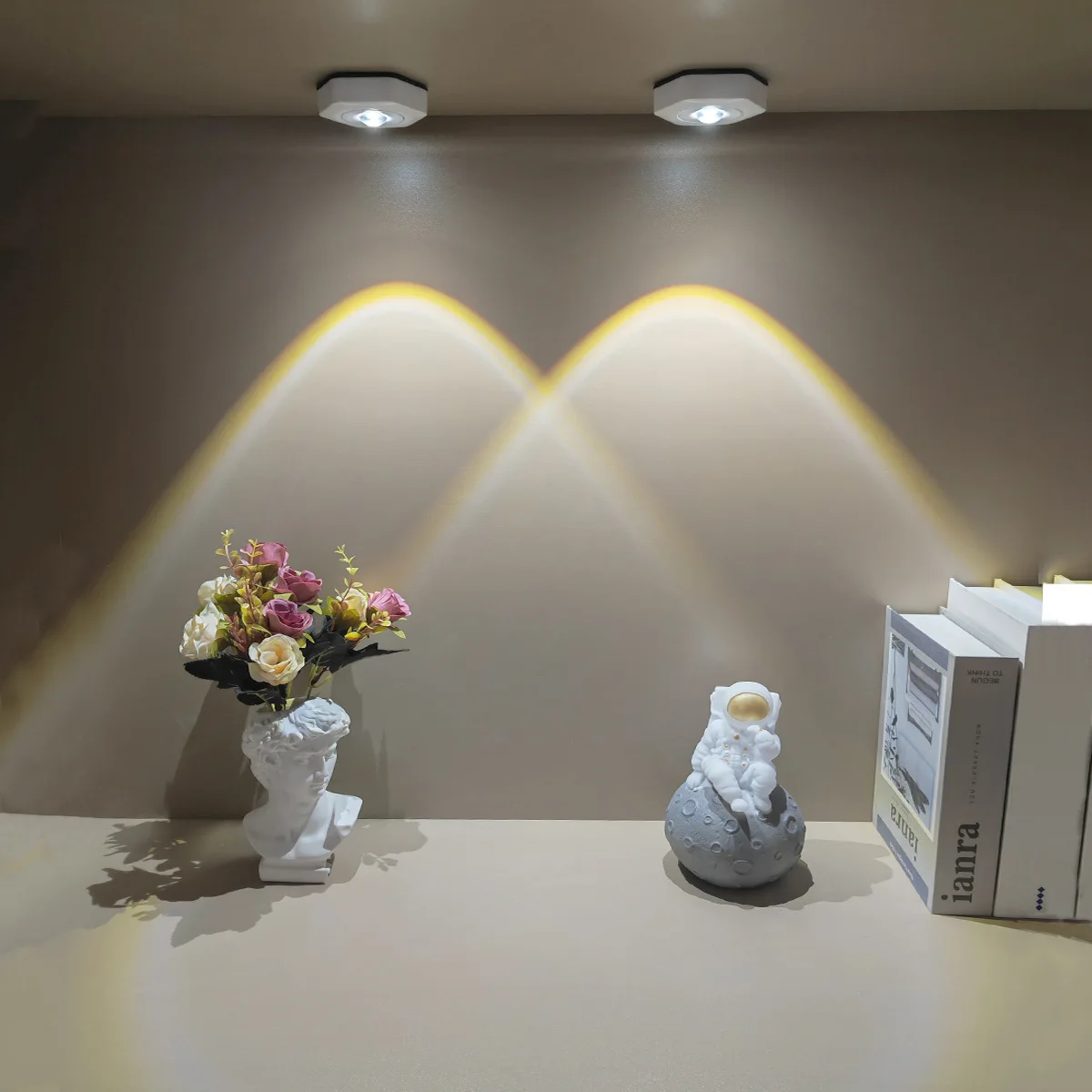 

Шестиугольная проекционная лампа-кошка GRN-FLASHING