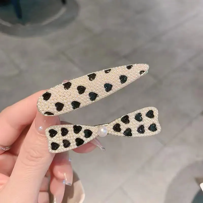 

Women's Simple Style Heart Hair Clip Geometric Hair Accessories