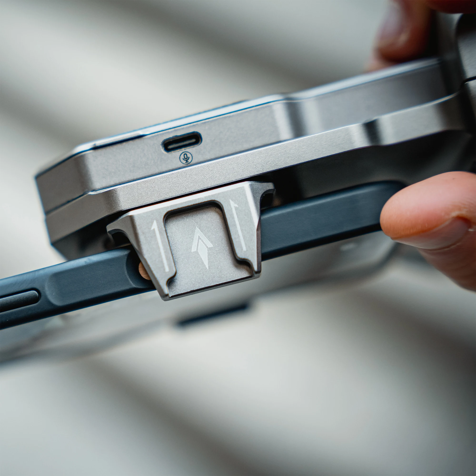 Поддержка Selfie Stick расширения памяти SSD-концентратора Freewell для M.2 SSDs до 8TB