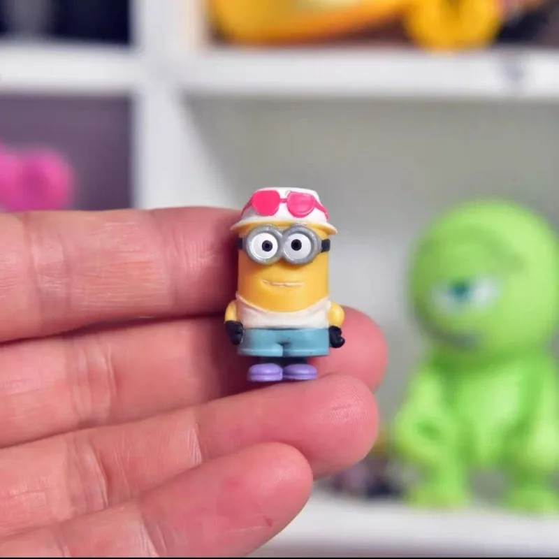 

Genuine Minionqas Figure Beach Vacation Model Ornaments Accessories Children Present
