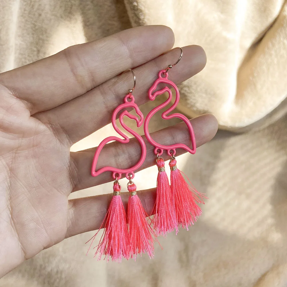 Creative Trendy Pink Flamingo Pendant Earrings for Women Simple and Versatile Women's Street Style Earrings 2023 Fashion Jewelry