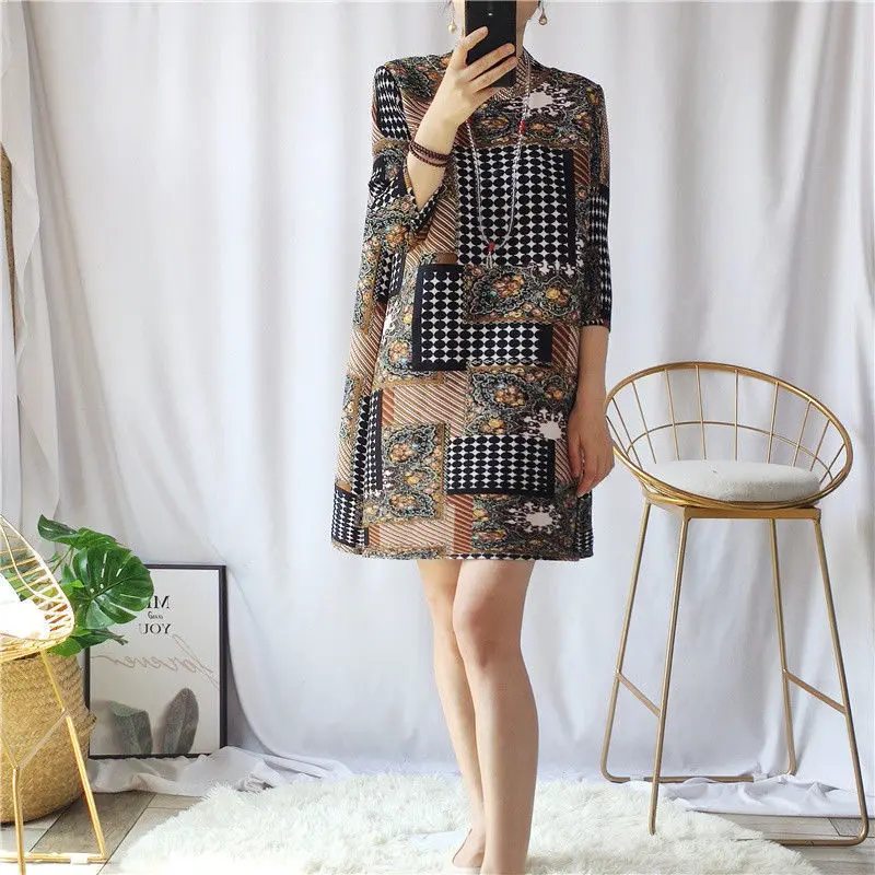 

High collar seven-point sleeve pleated dress female 2022 spring new fashion foreign air loose large size cover belly dress