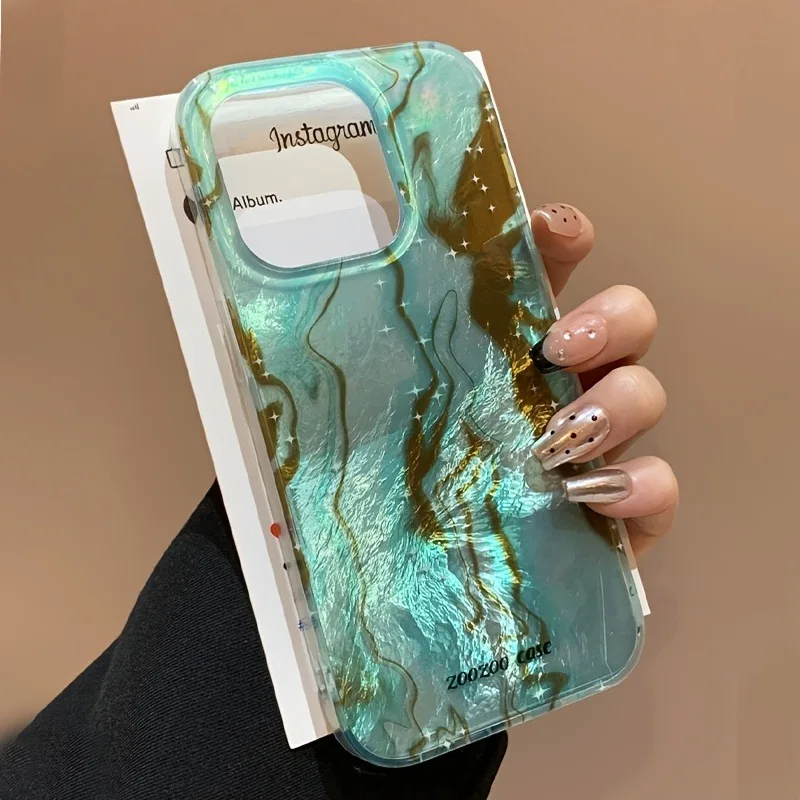 Чехол для телефона с вихревым узором сине-зеленый нерегулярным градиентом iPhone 16