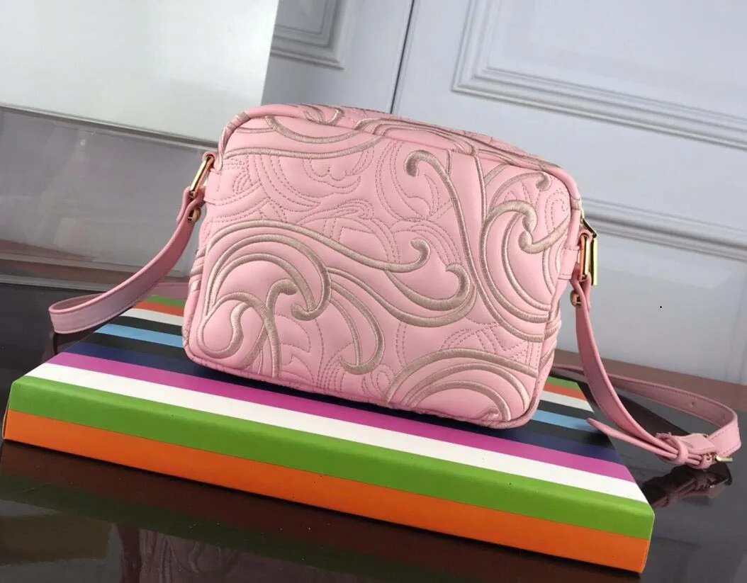 

Latest Embroidered Embroidered Camera Bag Premium Quality Leather Ladies One Shoulder Messenger Bag Mini Small Square Bag