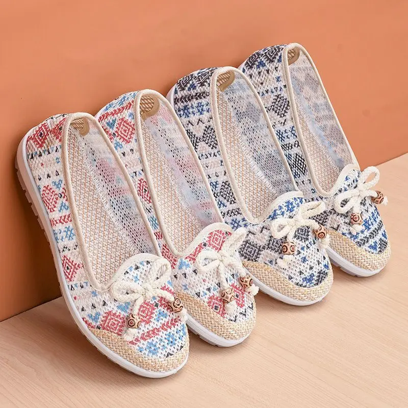 Summer Cloth Shoes Women's Soft Sole Anti slip Mom's Shoes Breathable Hollow out Middle and Elderly Sandals Flat Bottom