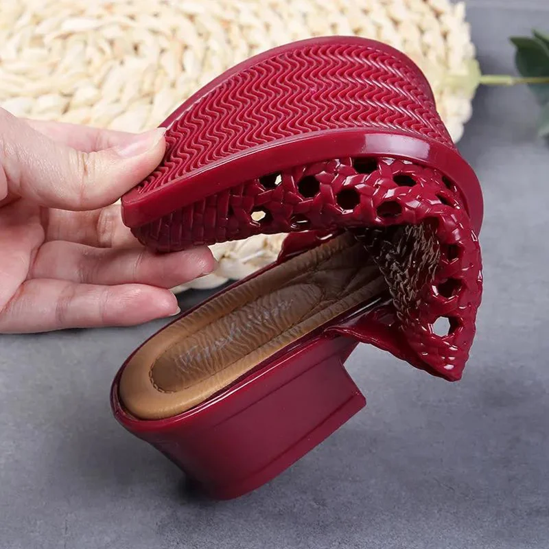 Beach Slippers Women Wear Wrapped Toe Summer Middle Heel PVC Fashion Increase Outdoor Black Red All-match Non-slip Sandals