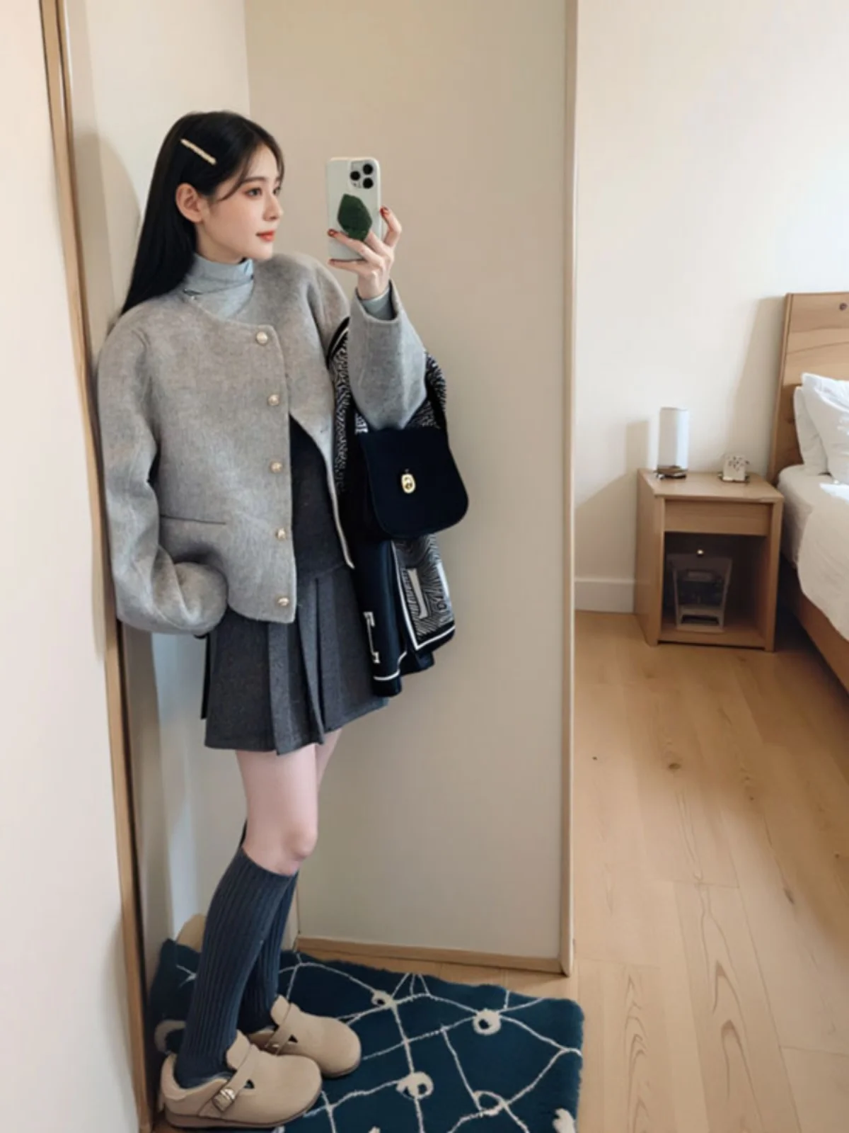 Серая короткая шерстяная куртка этого года. Популярное пальто High-Grade Sense. Очень