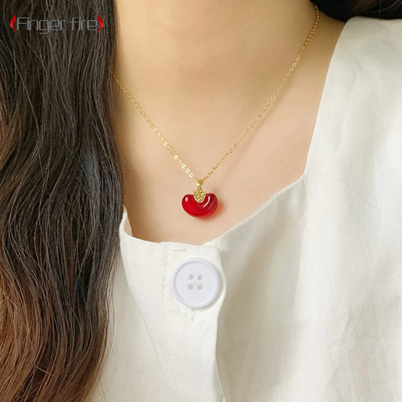 

Fashion and Exquisite Gold Plated Acacia Bean Necklace Clavicle Chain Simple O Word Chain Red Pendant Accessories