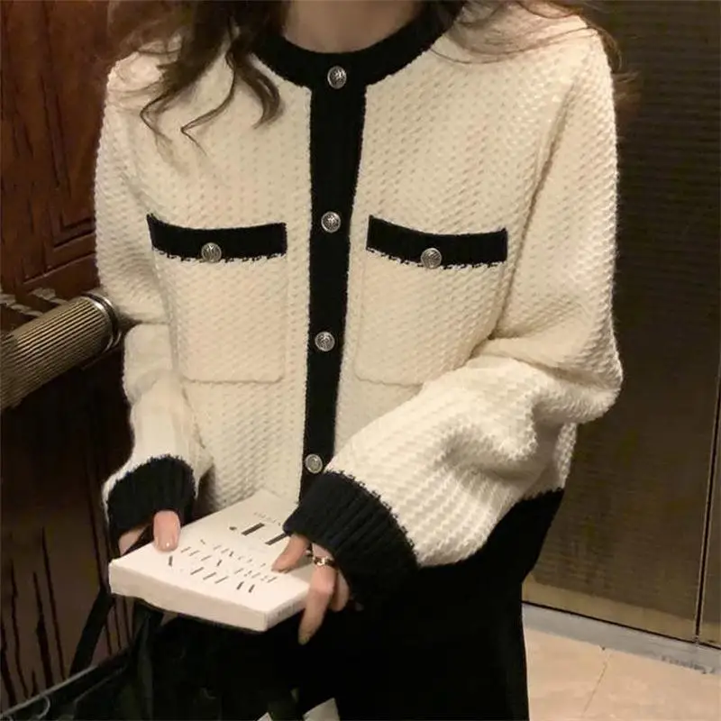 

Contrast Cardigan Coat For Women Autumn New Korean Pocket Design Round Neck Vintage Sweater Top Loose Long Sleeved Knitwear T019