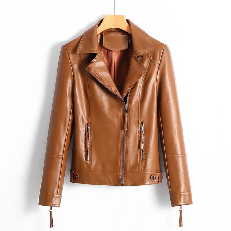 Рисунок 3 - Женская короткая мотоциклетная куртка