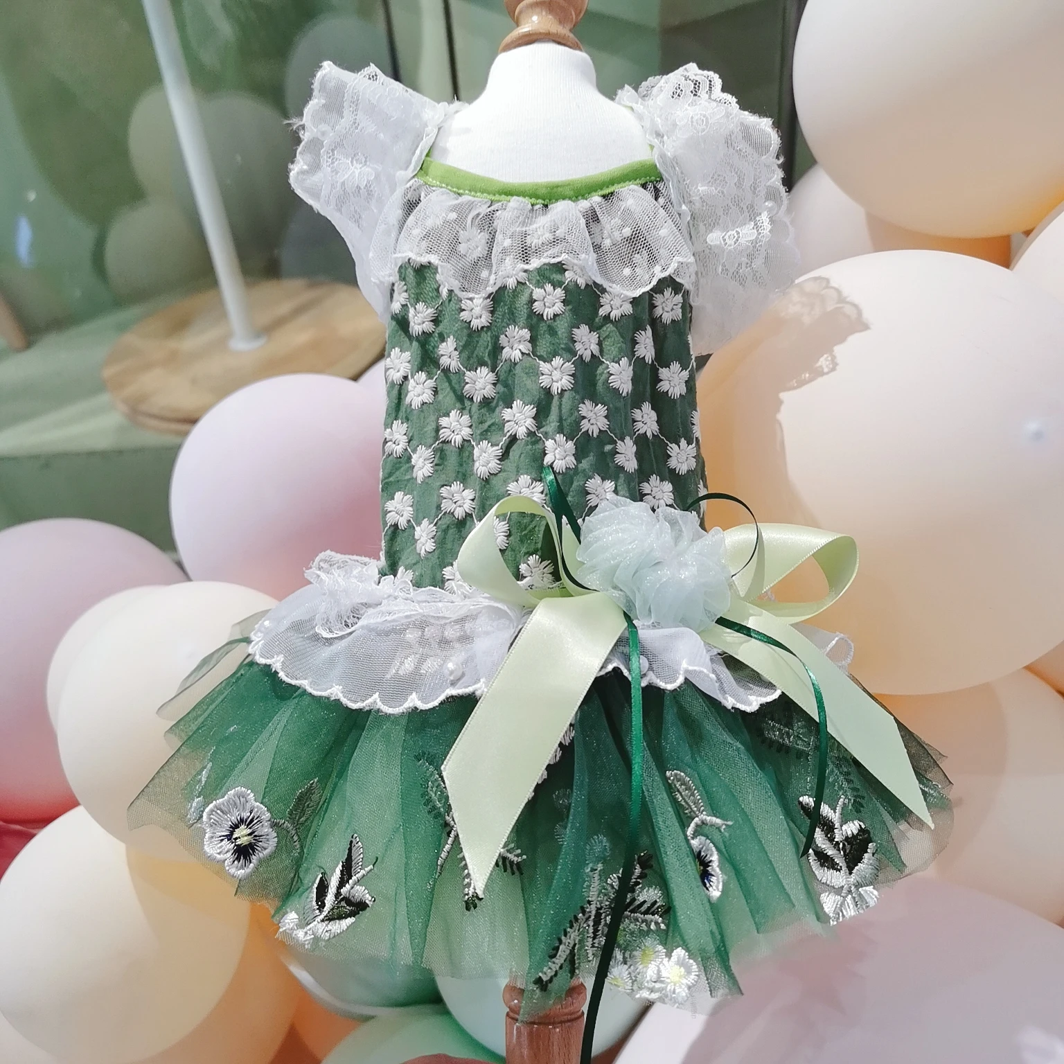 

2022 Summer Thin Pet Puppy Dog Clothes Green Cotton Embroidered Flower Lace Sling Princess Dress For Small Medium Dog Chihuahua