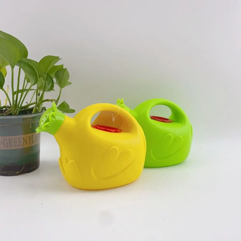 Фото Портативная пластиковая лейка для полива, маленькая лейка для растений, садовые принадлежности, распылитель для детей №2