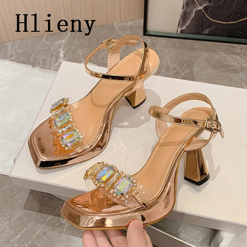 

Прозрачные Сандалии Hlieny из ПВХ с кристаллами, летний дизайн, модная женская обувь на высоком каблуке с ремешком с пряжкой и квадратным носком, женская обувь