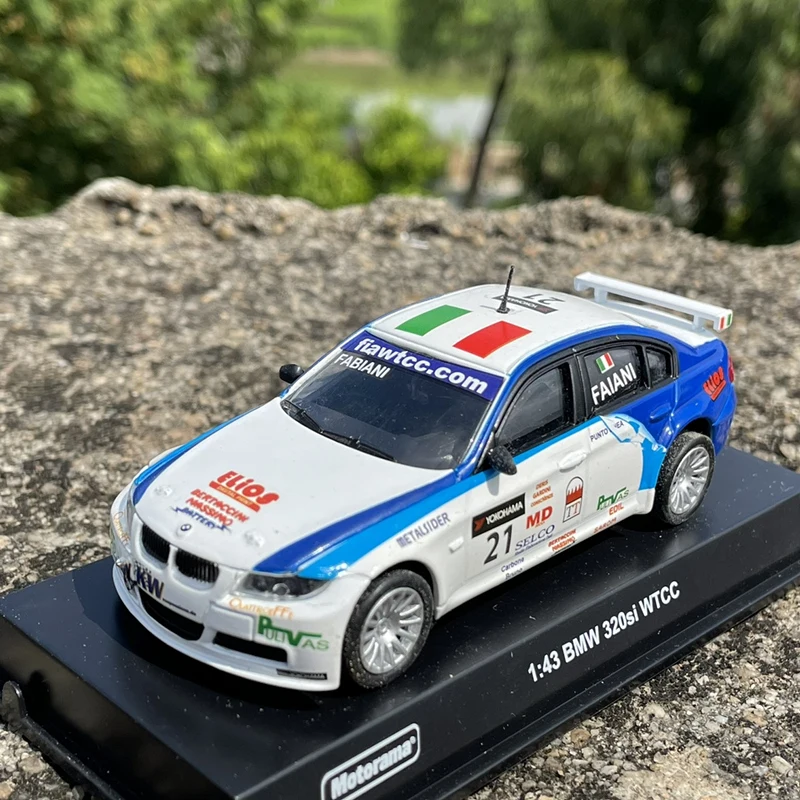 

1/43 BMW M3 320SI Alloy Track Racing Car Model Diecasts Metal Mini Car Model High Simulation Collection Childrens Gifts Ornament