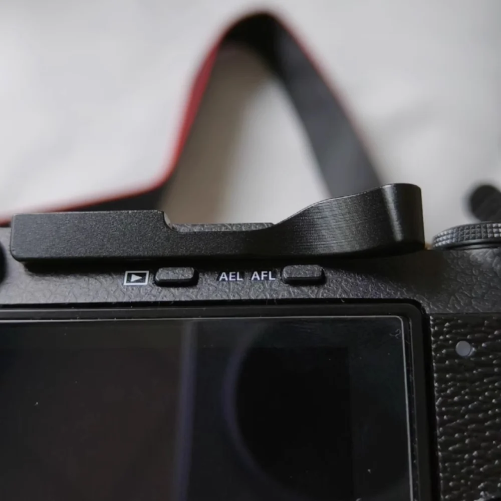 Фото Металлическая накладка-держатель для камеры (Hot Shoe Cover) для Fuji X-Pro2/3: защита, подставка для большого пальца, аксессуар для декора горячего башмака №3