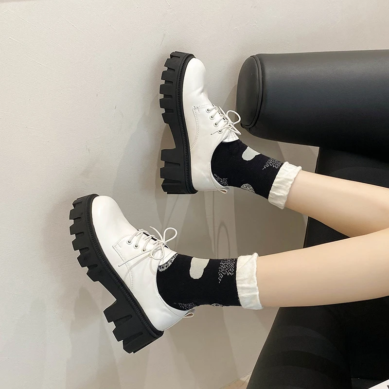 

2022 Autumn New Fashtion Platform Pu Leather Women's Flat Shoes Lace-up Square Heel Thick Heel Women's Casual Loafers Shoes
