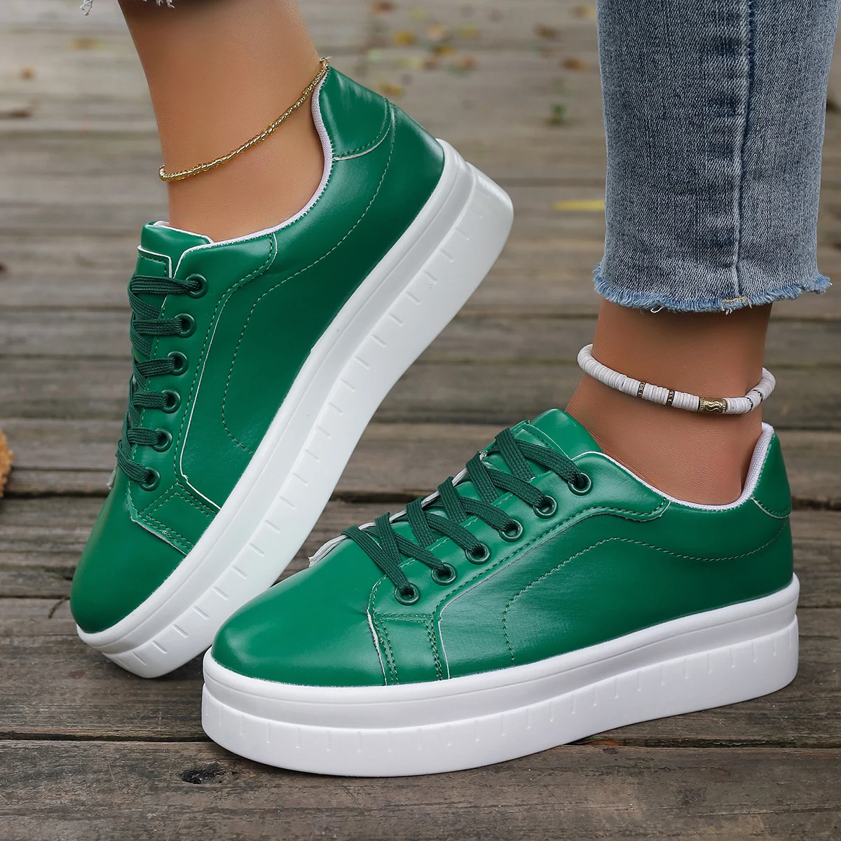 Женские кожаные туфли на платформе модные однотонные кроссовки массивном