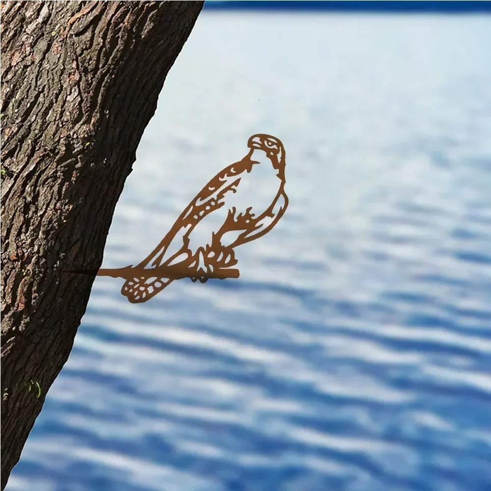 Великолепный стильный металлический сокол – Majestic для вашего сада с помощью