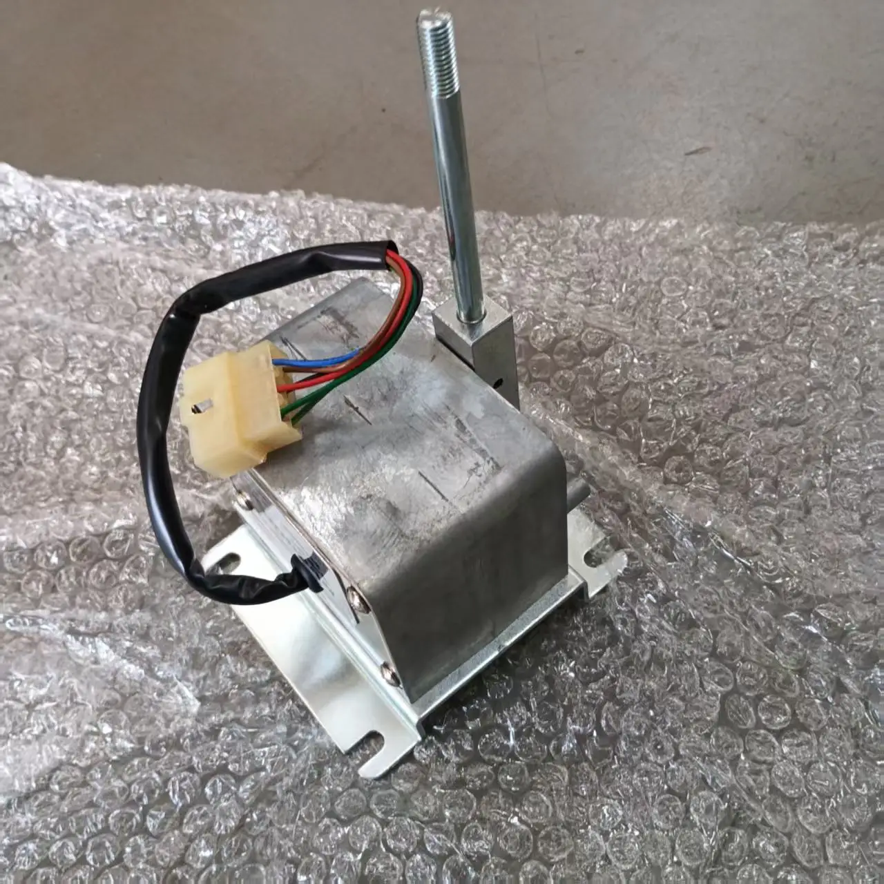 Оригинальный производитель Develon I Bob, оригинальный ускоритель в сборе D558145, запасные части для вилочного погрузчика (art.: 3920d22bebc10) - 3920d22bebc10