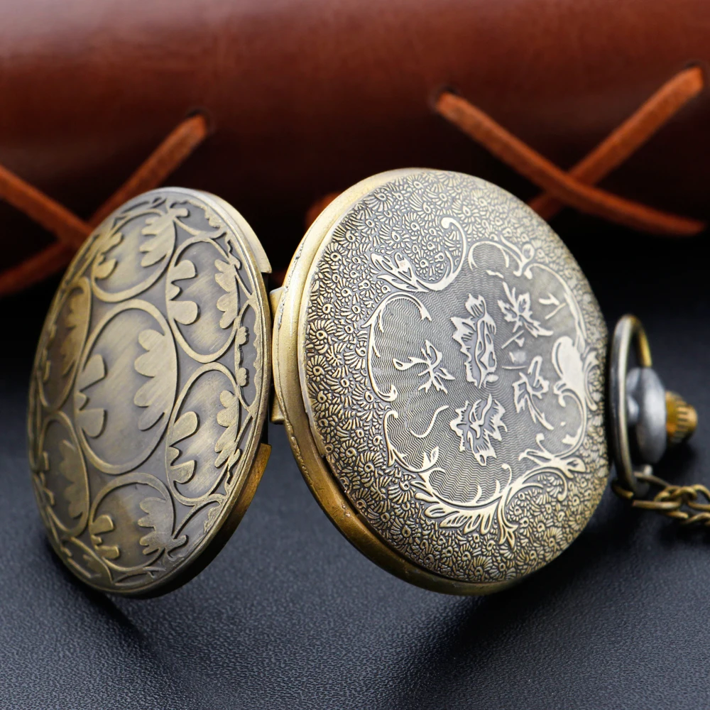 Рисунок 6 - Бронзовые метательные дротики с эмблемой летучей мыши