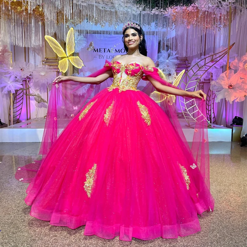 

Red Shiny Off Shoulder Gold Appliques Ball Gowns Quinceanera Dresses Beaded Lace With Cape Vestidos De 15 Años