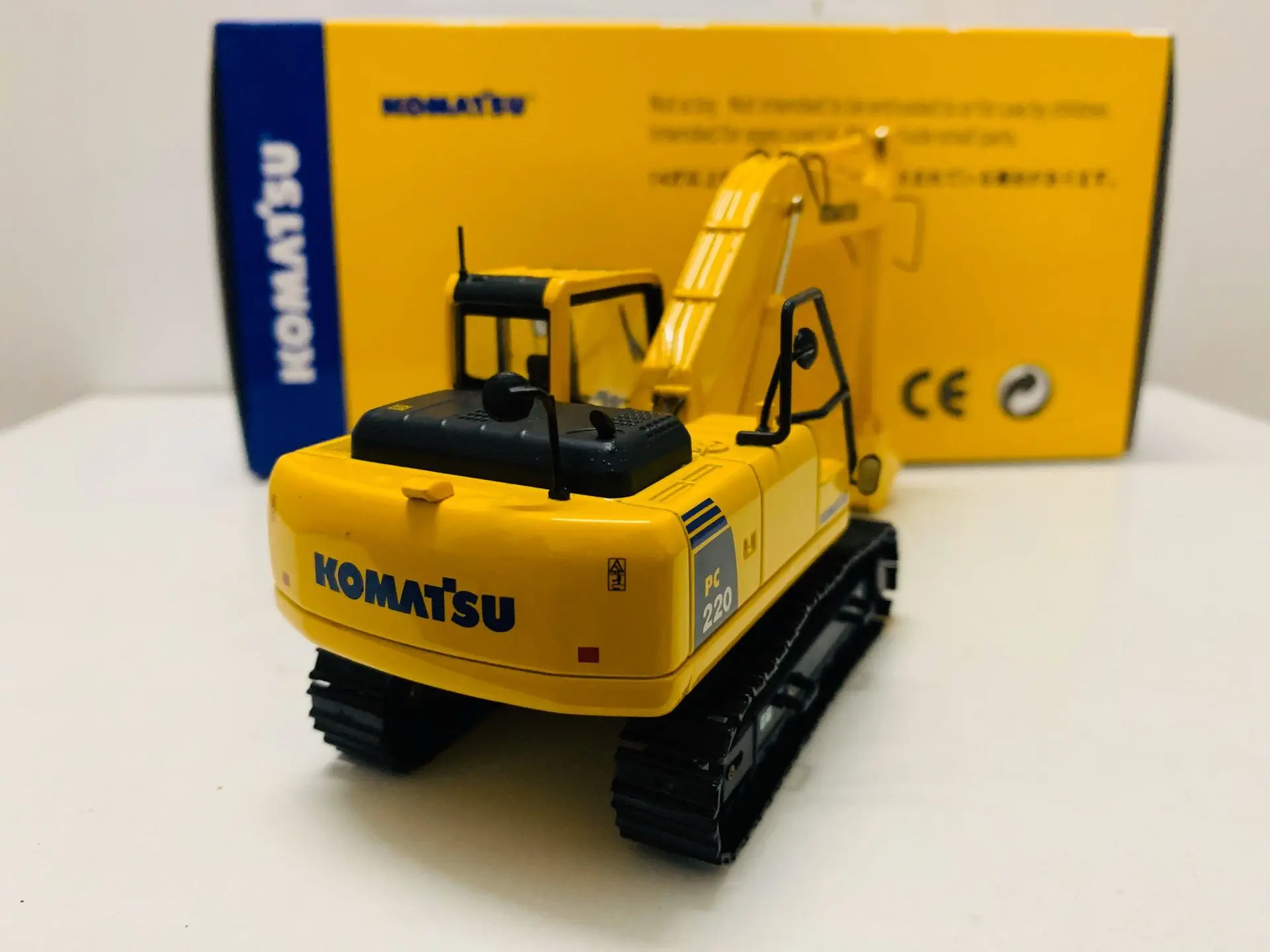 Komatsu PC220 экскаватор металлические гусеницы масштаб 1/50 литая модель новая в
