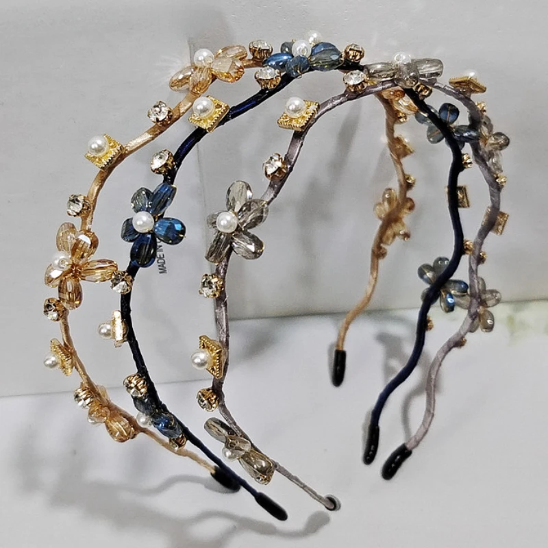 

Korean Exquisite Flower Hairband with Crystal Accents for Elegant and Chic Women Retro Rhinestone Flowers Hair Clips
