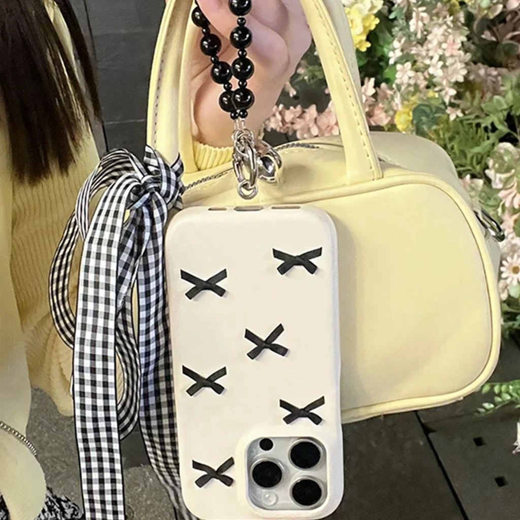 Простой стереоскопический черный чехол с бантом и цепочкой Love Bead для iPhone 16 15 14 13 12
