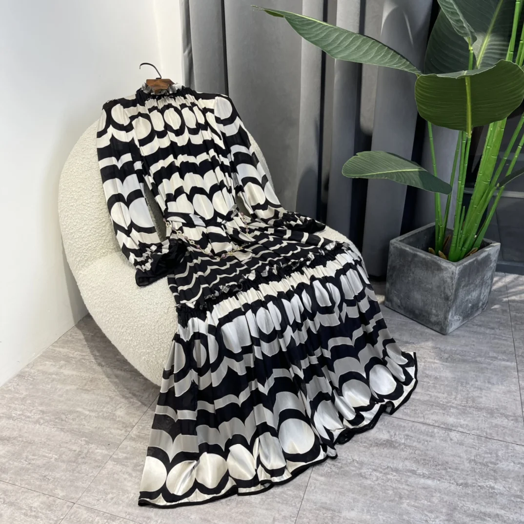 

Новинка 2022 высокое качество Элегантное черно-белое Полосатое кружевное светильник кое платье до середины икры блестящее осеннее женское п...