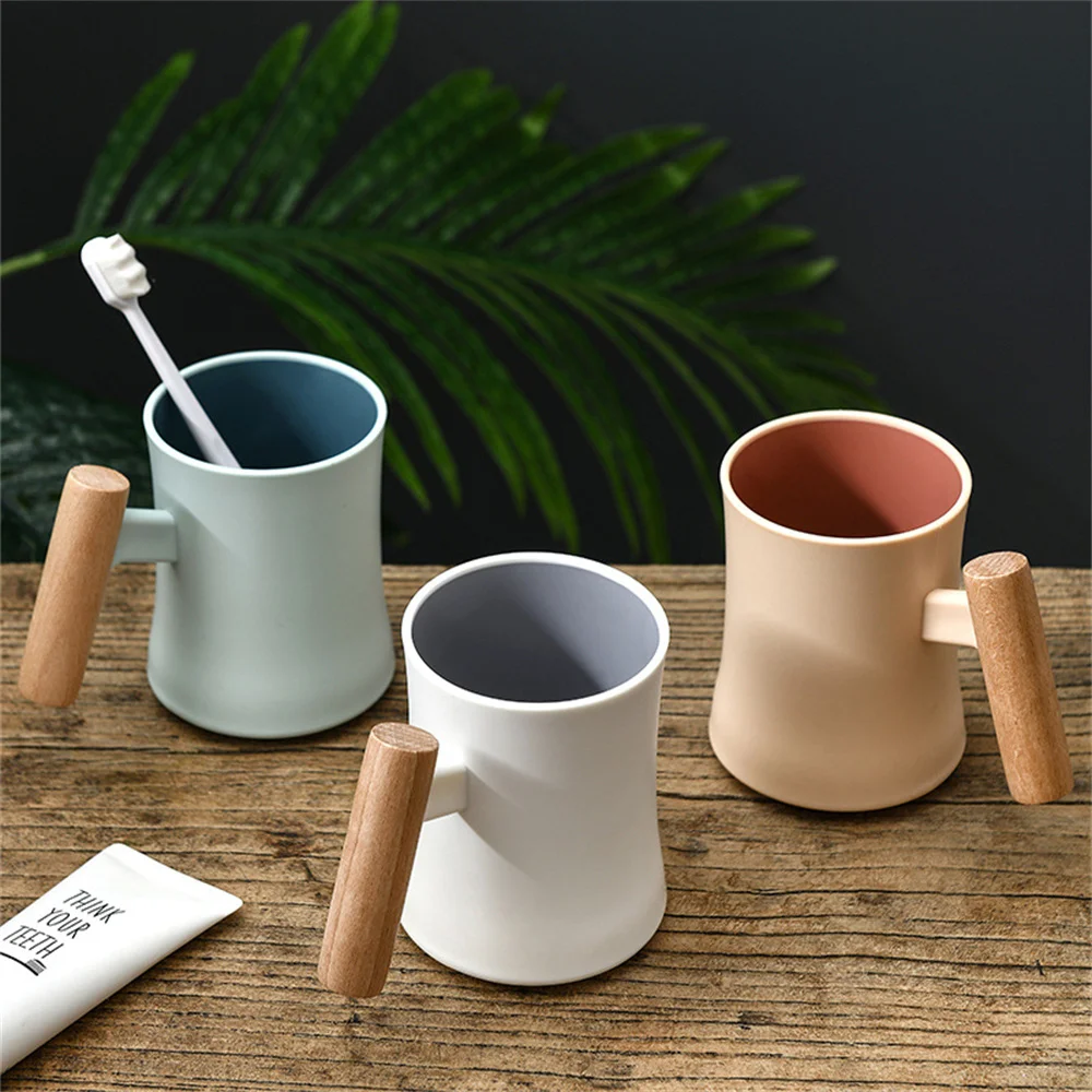 

1PC Plastic Mouthwash Cup Creative Wooden Handle Simple Household Drinking Mug Toothbrush Cup Bathroom Accessories Water Cup