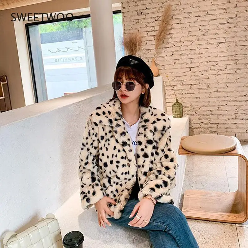 Leopard Short Furry Coats And Jacket Womens Winter 2022 Fashion Turn-Down Collar Plush Coat Woman Keep Warm Faux Fur Jackets