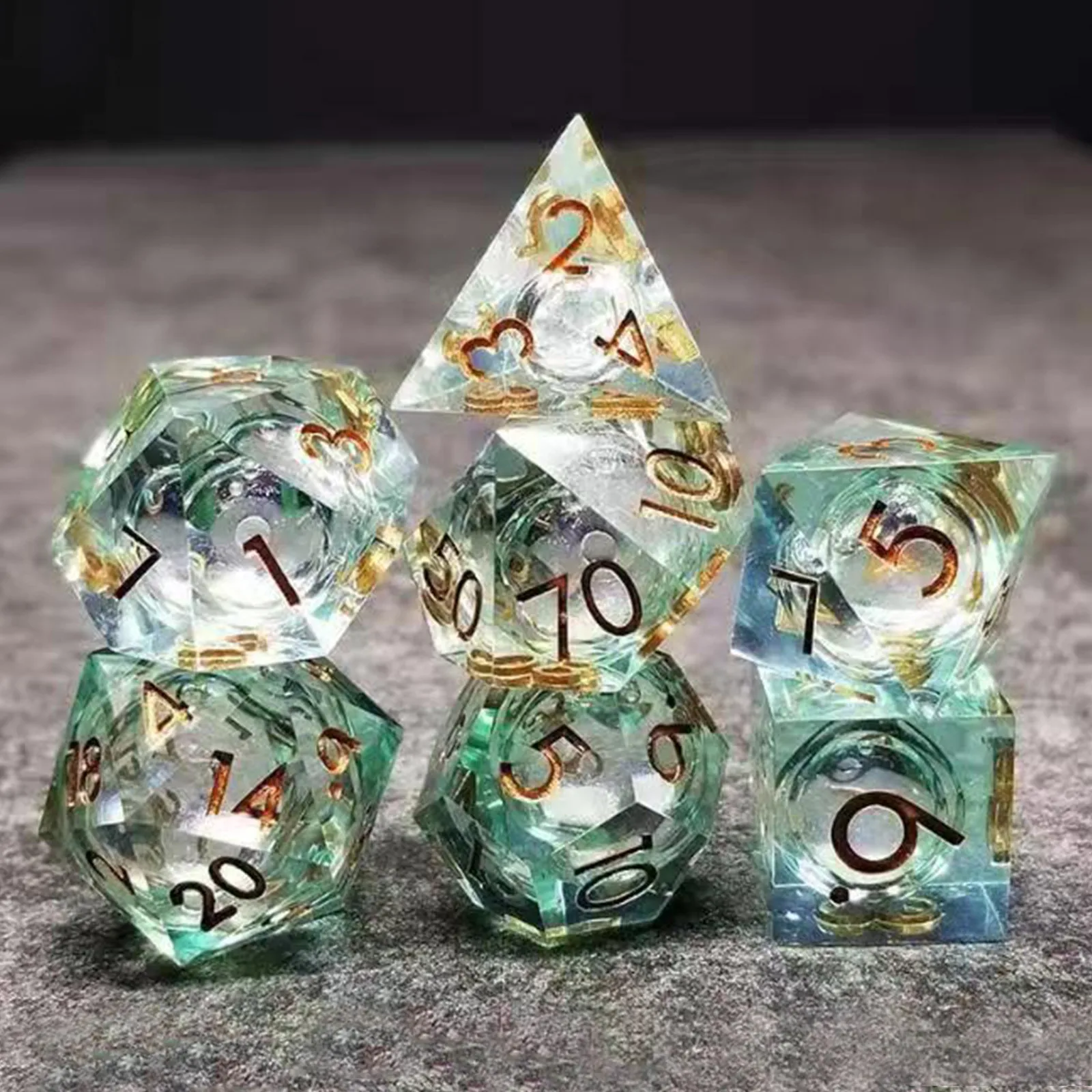 

7 PCS Resin Polyhedral Dice Set Liquid Core Sharp Edge Desktop Table Popular Board Game Toy Perfect Gift Game Lover Dices Set