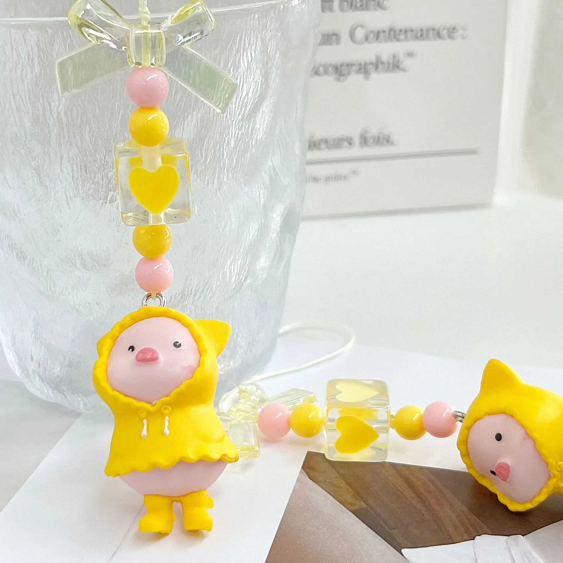 

Acrylic Cute Cartoon Animal Pig Beaded Bracelet Yellow Pendant Lanyard Personality Mobile Phone Chain Female Jewelry Accessories