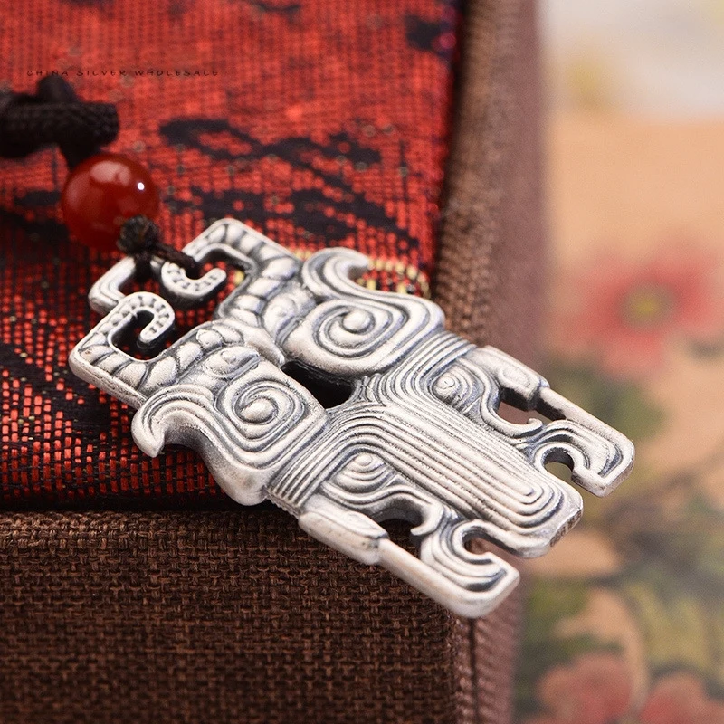 Кулон из серебра пробы 16 г