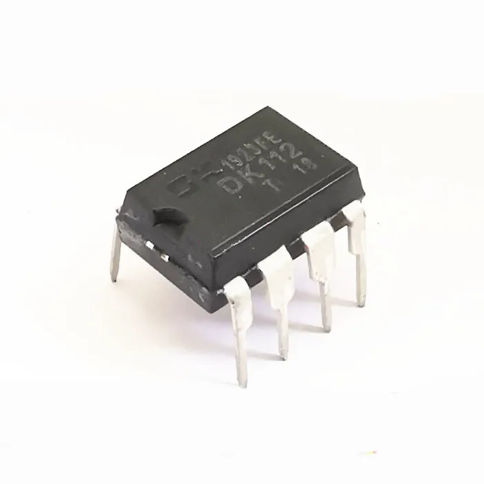 

YYT новый оригинальный DK112 DIP-8 встроенный чип управления питанием DK112L