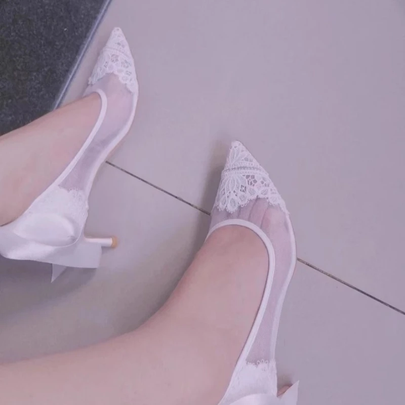 Новые весенне-летние туфли с острым носком Женская сетчатая Свадебная обувь из