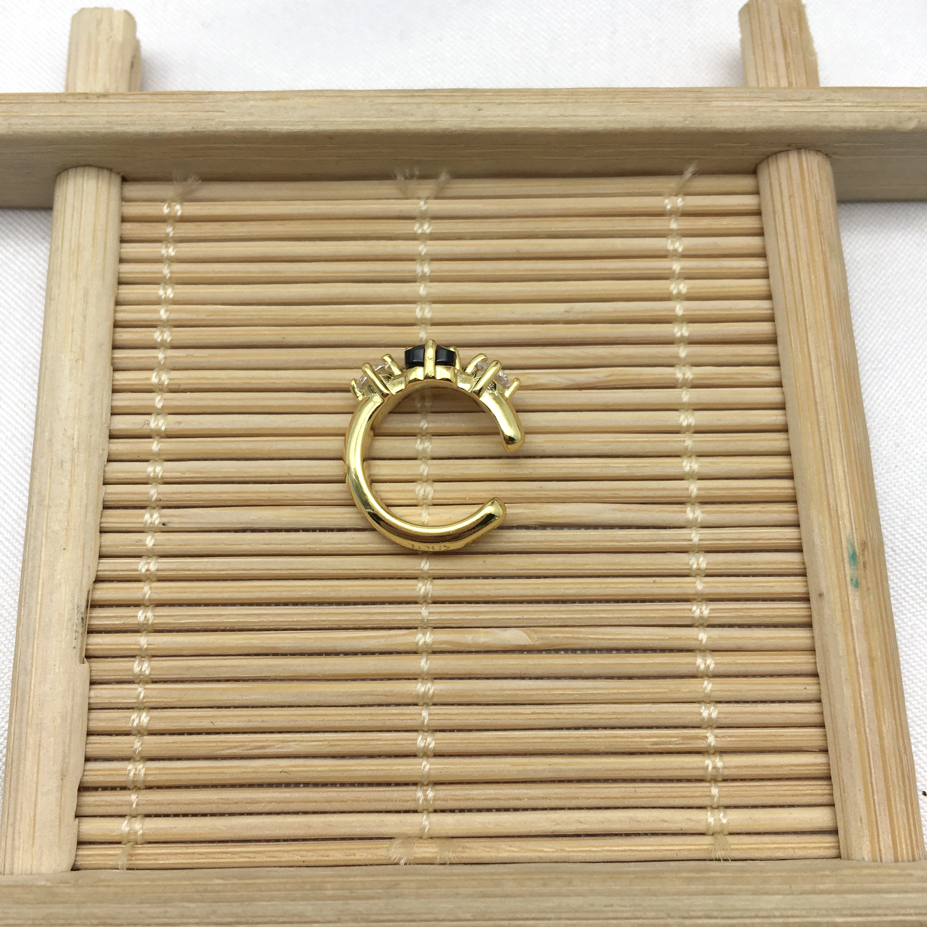 

Ladies' ring. Spanish bear jewelry. Original version. 925 silver. Free of postage. Fashion. Luxury. Fine. Diamond inlaid.