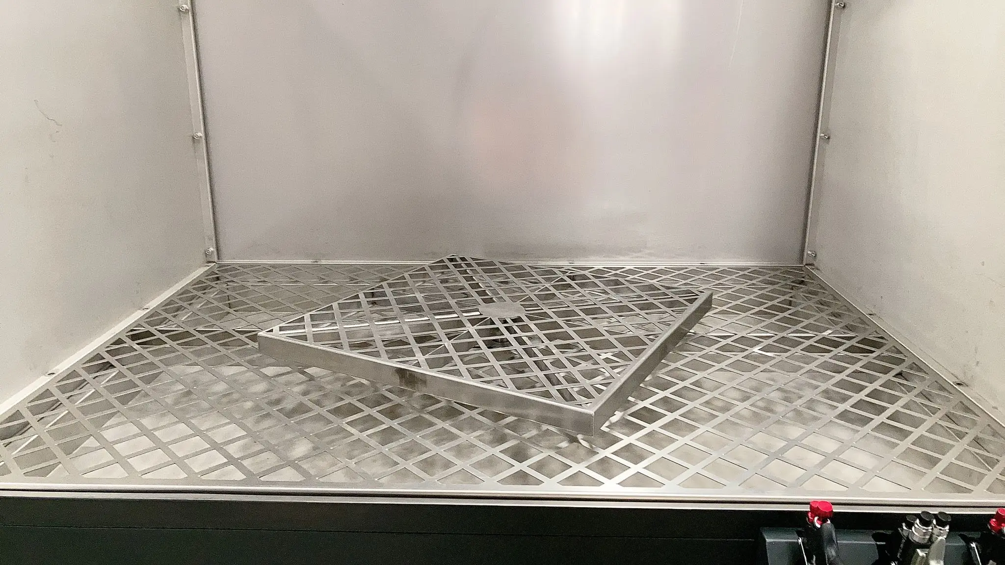 Новая стандартная хромированная пластиковая машина