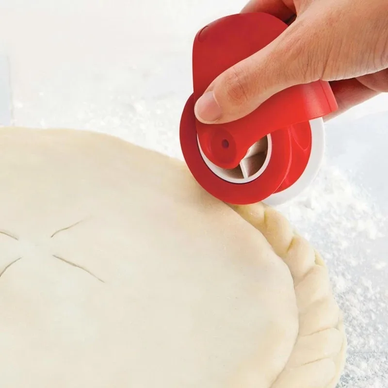 

Устройство для изготовления лапши 50 шт./лот, решетчатый ролик, нож для резки теста, кухонный инструмент, аксессуары, вспомогательный инструм...