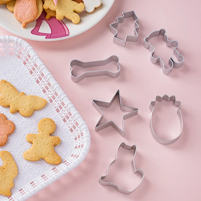 

1pcs Christmas Cookie Cutter Tools Aluminium Alloy Gingerbread Men Shaped Holiday Biscuit Mold Kitchen cake Decorating Tools
