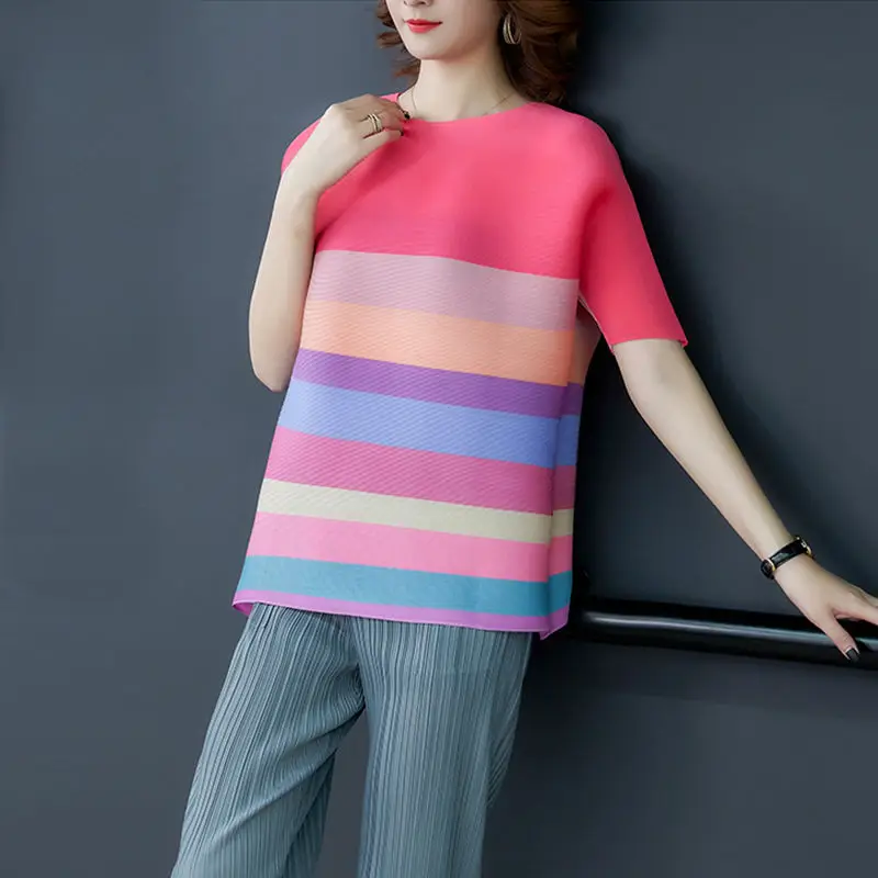 

Pleated t shirt short-sleeved top 2022 summer loose women new Korean version hit color striped age-reducing pleated T-shirt
