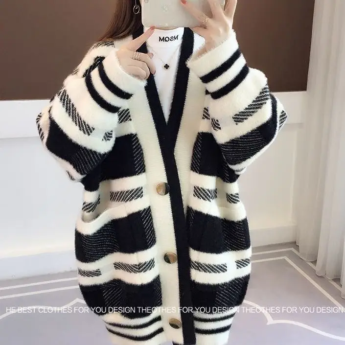 

2023 Women Autumn Winter New Loose Sweater Coats Female V-neck Knitting Jackets Ladies Imitation Mink Velvet Cardigan W571