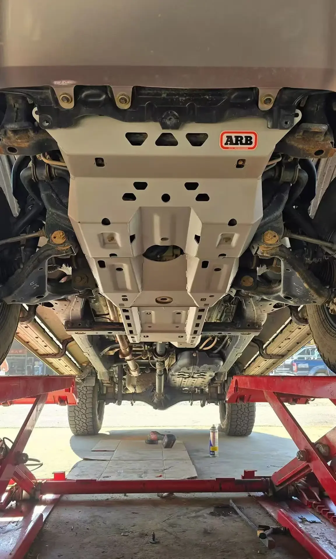Фото Противоскользящая стальная защитная пластина для днища кузова 4x4 для Hilux Vigo Revo Fortuner Isuzu D-Max Triton №2