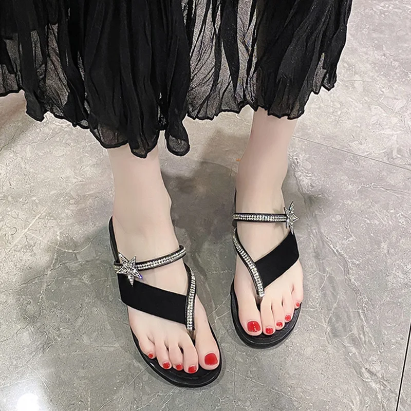 

Flats Women Slippers 2022 Summer New Beach Dress Sandals Fad Clip Toe Shoes Sexy Crystal Slides Brand Women Flip Flops Slippers