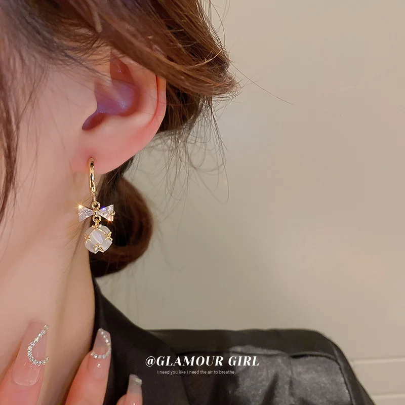 

925 Silver Needle Korean Version Of a Niche Design Light Luxury High Sense Of Zircon Bow Diamond Ball Girl Earrings