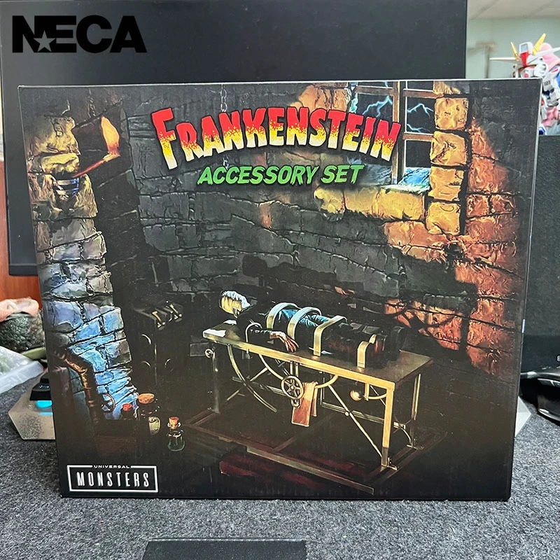 Подлинное первое издание Neca Global Monster Science Frankenstein операционный стол сцена
